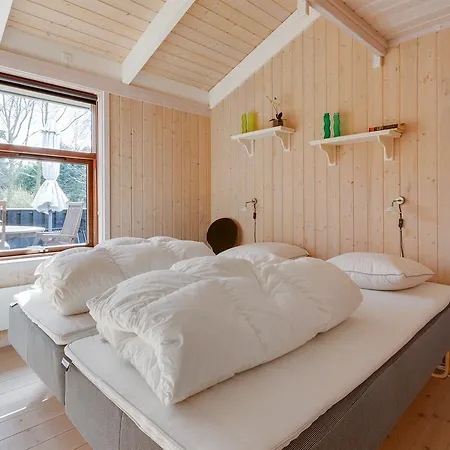 Three-bedroom Holiday In * هالس