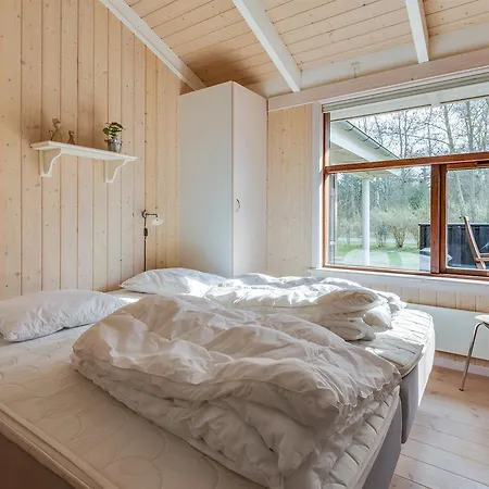 بيت للعطل Three-bedroom Holiday In *